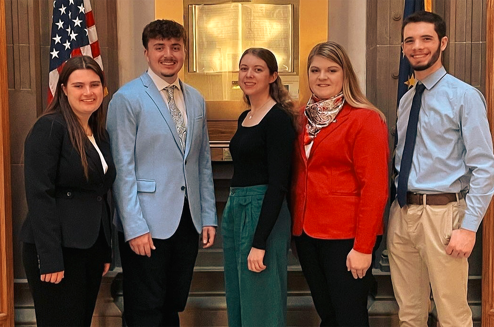 A group of students at the Indiana Statehouse.